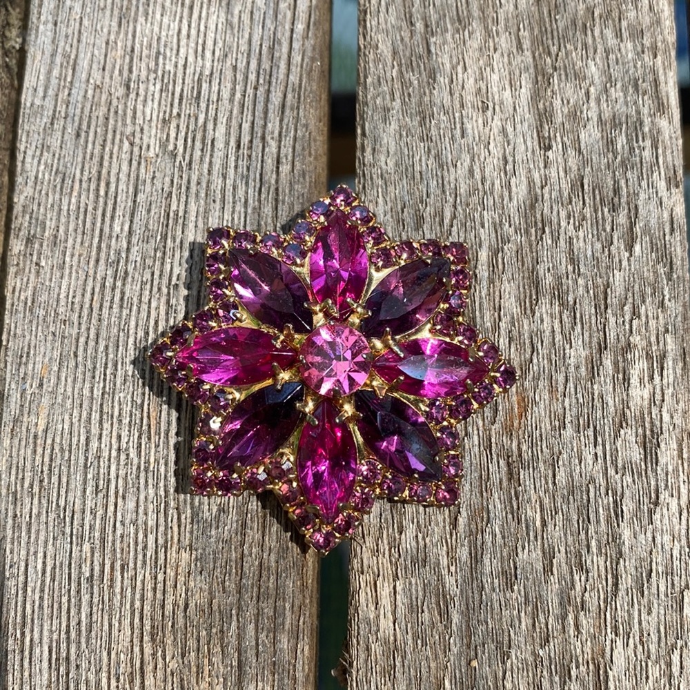 Signed Eisenberg Ice Star Shaped Brooch 🩷 1940’s Luxury Jewelry
